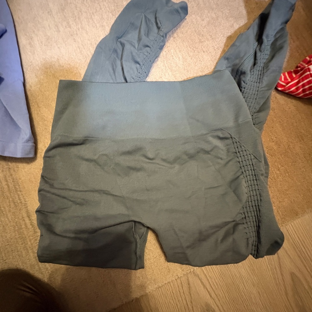 Alphalete contour legging - size medium